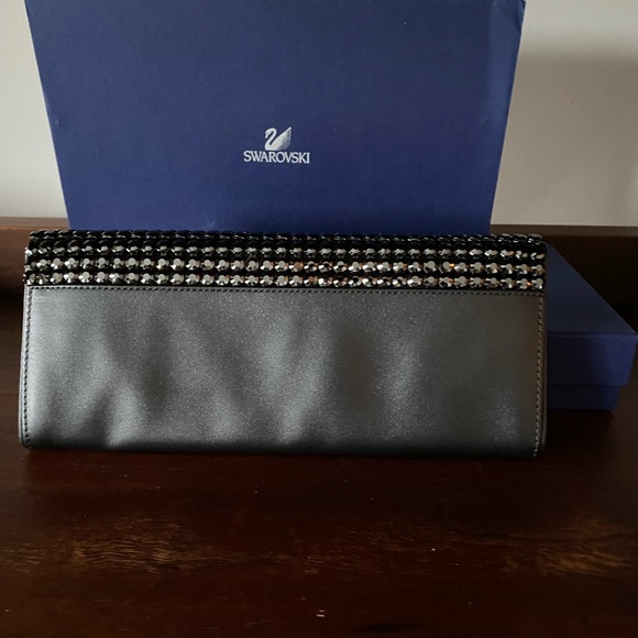 RARE FIND NEW—Glamorous Authentic SWAROVSKI evening clutch - Picture 4 of 6
